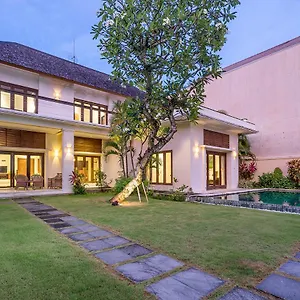 Bali Lotus Villa Seminyak